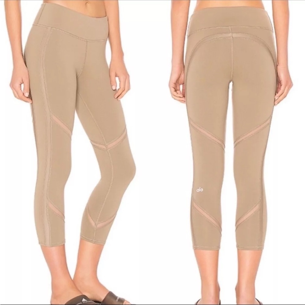 Alo Yoga Women’s Sz XS Continuity Capri Leggings in Gravel Mesh Cutout Workout
